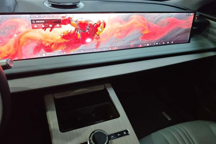 Used Geely Galaxy E8 2024 550 km Range Rear-Drive MAX Audio And AC Panel