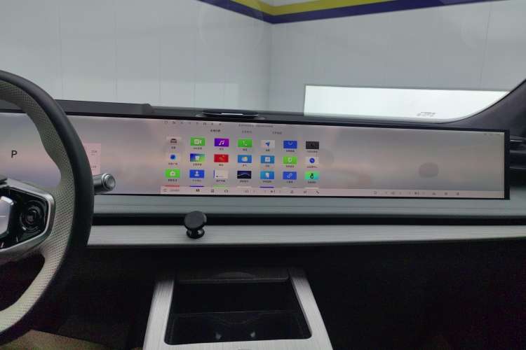 Used Geely Galaxy E8 2024 550 km Range Rear-Drive MAX Audio And AC Panel