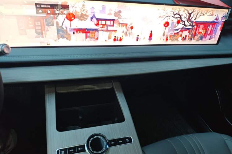 Used Geely Galaxy E8 2024 550 km Range Rear-Wheel-Drive PRO Audio And AC Panel