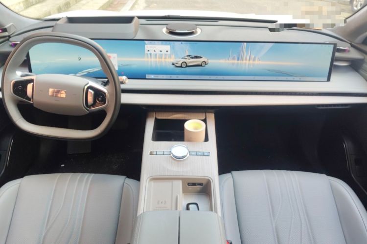 Used Geely Galaxy E8 2024 665 km Range Rear-Drive Starship Long-Range Version Audio And AC Panel