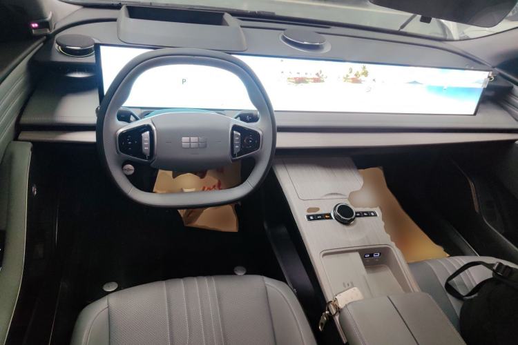 Used Geely Galaxy E8 2024 665 km Range Rear-Drive Starship Long-Range Version Center Console