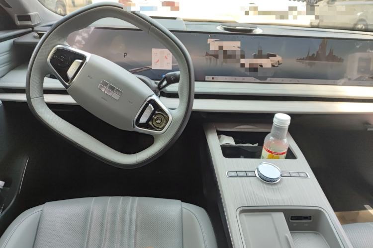 Used Geely Galaxy E8 2024 665 km Range Rear-Drive Starship Long-Range Version Center Console
