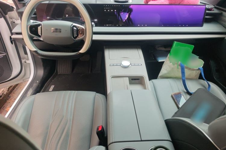 Used Geely Galaxy E8 2024 665 km Range Rear-Drive Starship Long-Range Version Center Console