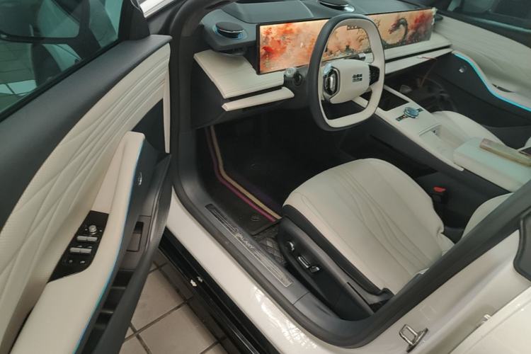 Used Geely Galaxy E8 2024 550 km Range Rear-Drive MAX Driver Seat