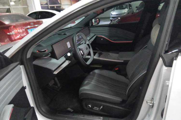 Used Geely Galaxy E8 2024 550 km Range Rear-Drive MAX Driver Seat