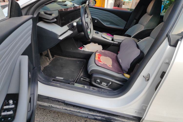 Used Geely Galaxy E8 2024 550 km Range Rear-Drive MAX Driver Seat