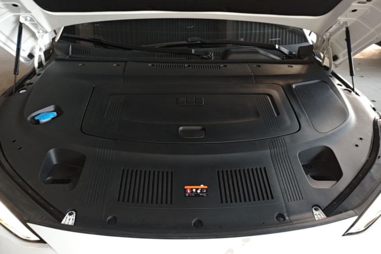 Used Geely Galaxy E8 2024 550 km Range Rear-Drive MAX Engine Bay
