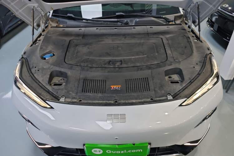 Used Geely Galaxy E8 2024 550 km Range Rear-Drive MAX Engine Bay