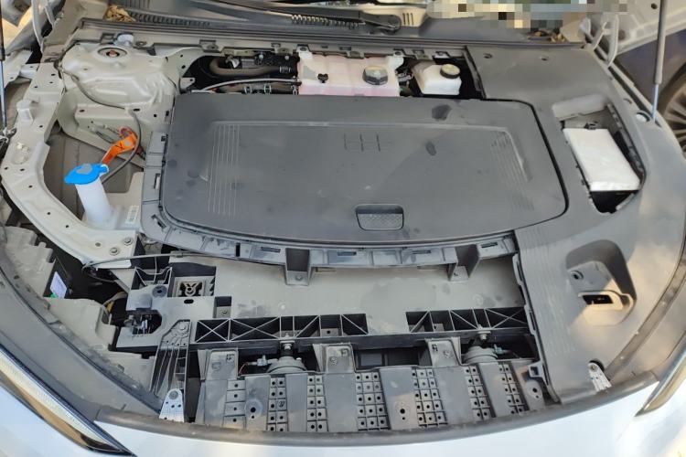 Used Geely Galaxy E8 2024 665 km Range Rear-Drive Starship Long-Range Version Engine Bay