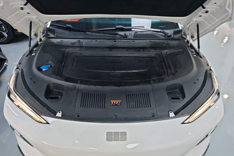 Used Geely Galaxy E8 2024 550 km Range Rear-Wheel-Drive PRO Engine Bay