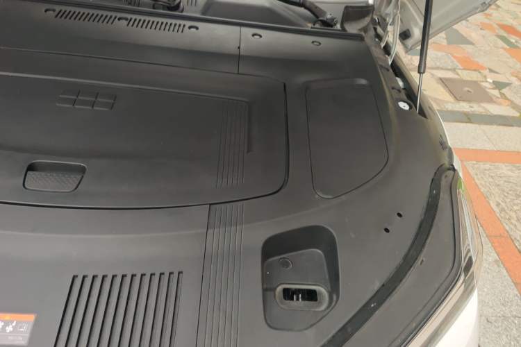 Used Geely Galaxy E8 2024 665 km Range Rear-Drive Starship Long-Range Version Engine Bay Left