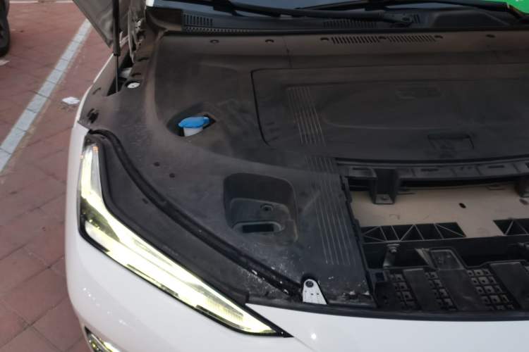 Used Geely Galaxy E8 2024 550 km Range Rear-Wheel-Drive PRO Engine Bay Right