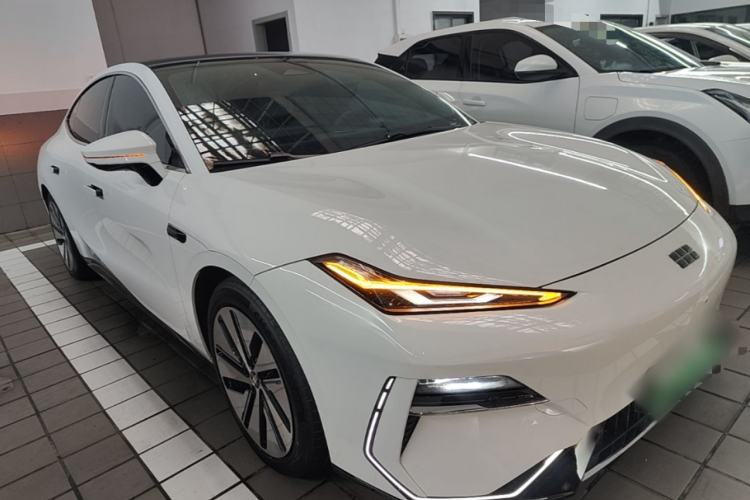 Used Geely Galaxy E8 2024 550 km Range Rear-Drive MAX Exterior 1