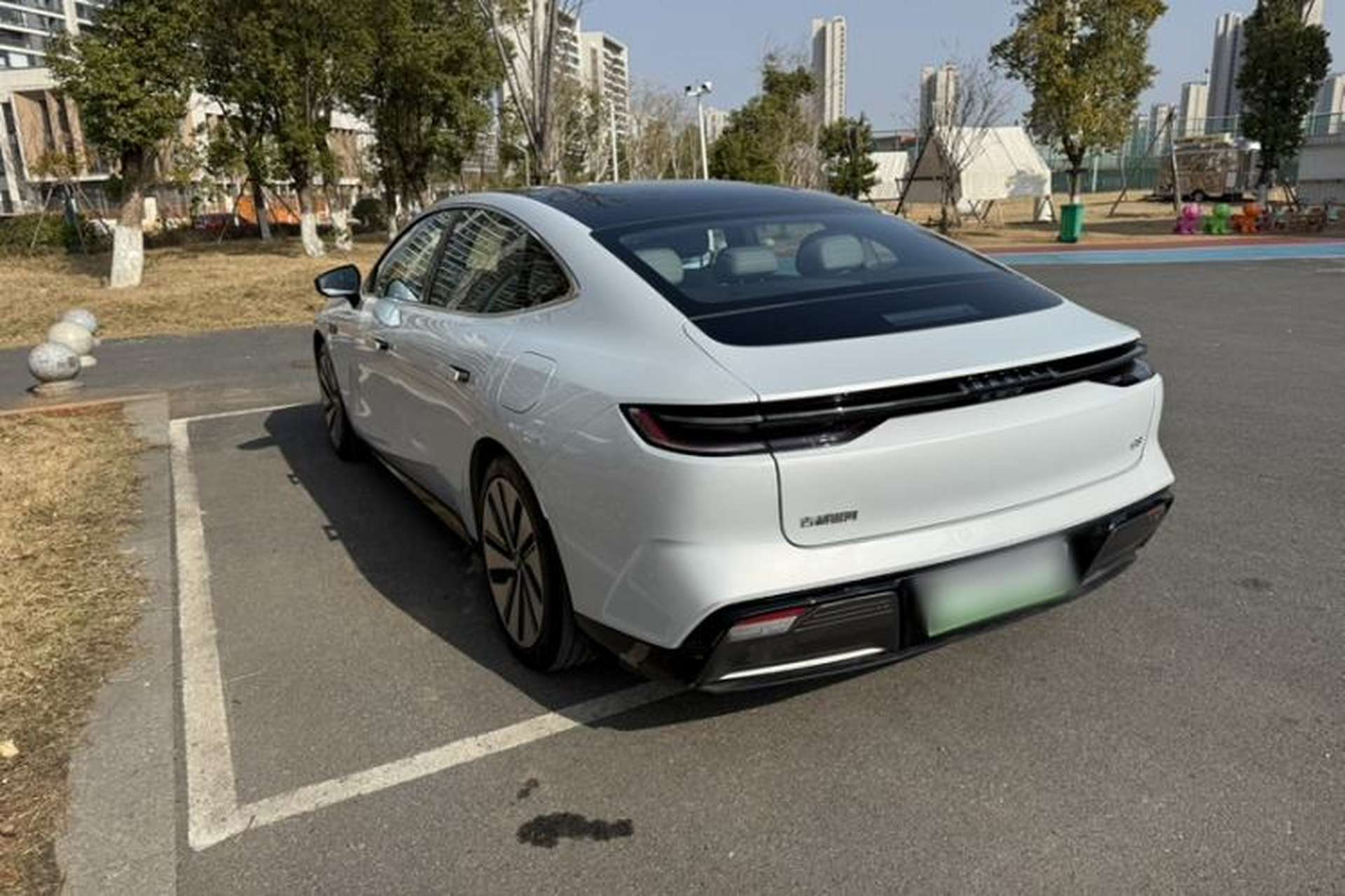 Used Geely Galaxy E8 2024 550 km Range Rear-Drive MAX Exterior 2
