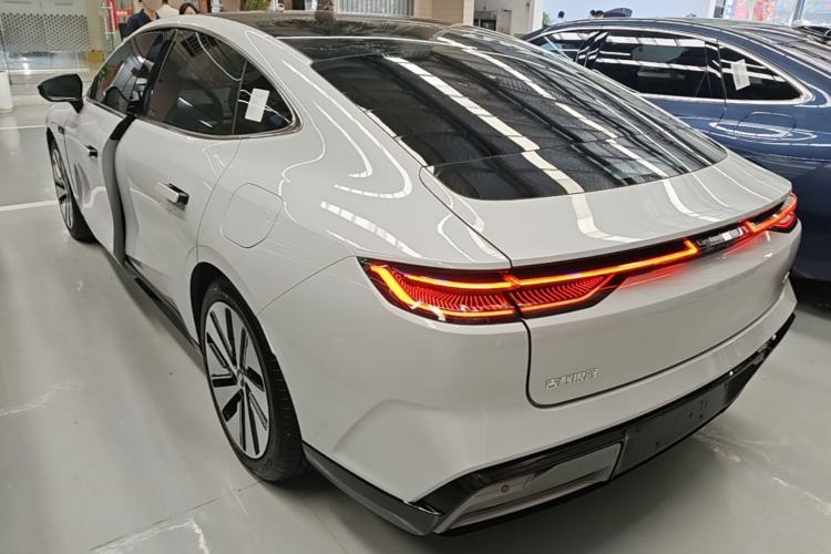 Used Geely Galaxy E8 2024 665 km Range Rear-Drive Starship Long-Range Version Exterior 2