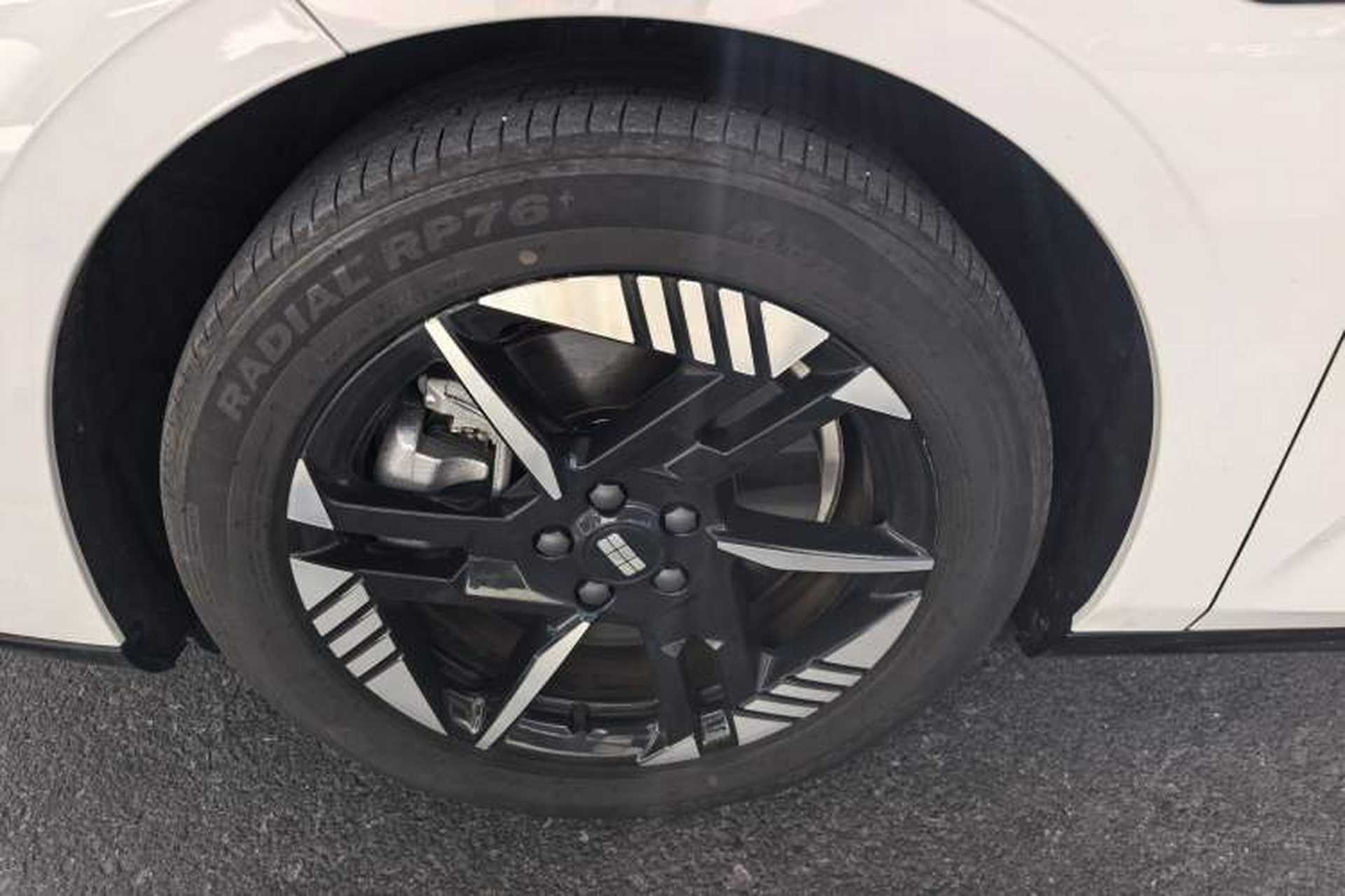 Used Geely Galaxy E8 2024 550 km Range Rear-Wheel-Drive PRO Exterior 7