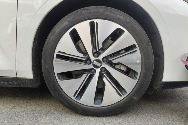 Used Geely Galaxy E8 2024 665 km Range Rear-Drive Starship Long-Range Version Exterior 7