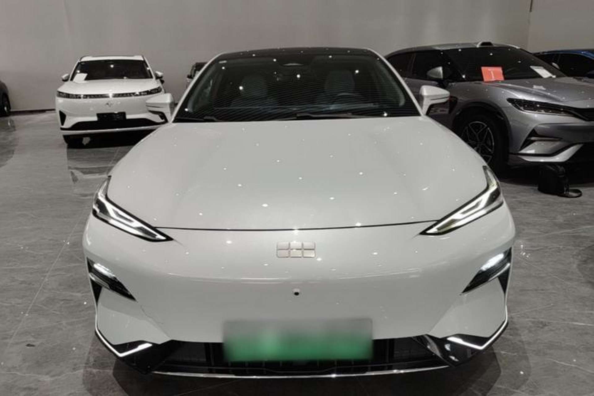 Used Geely Galaxy E8 2024 665 km Range Rear-Drive Starship Long-Range Version Front