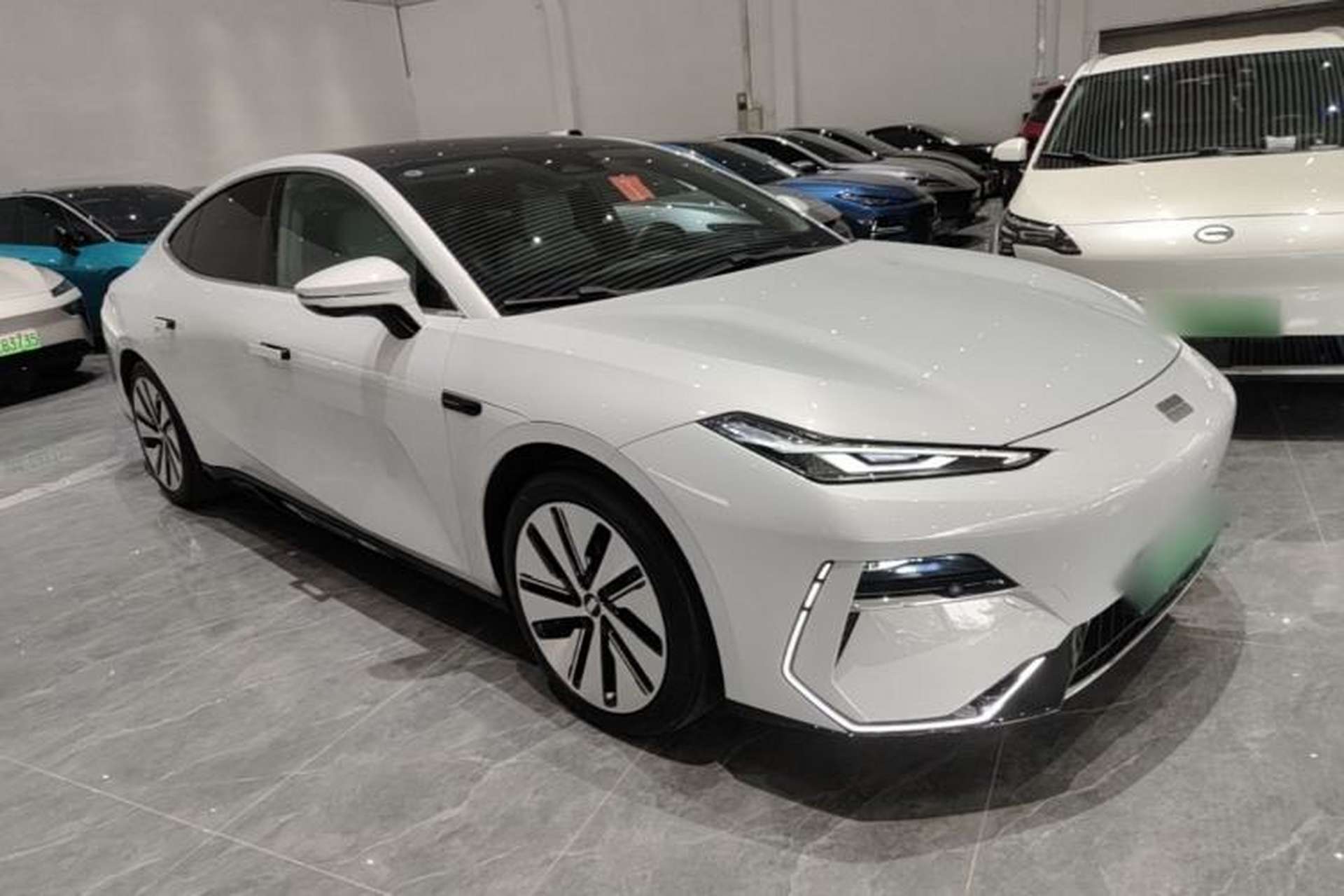 Used Geely Galaxy E8 2024 665 km Range Rear-Drive Starship Long-Range Version Front Right 45 Deg