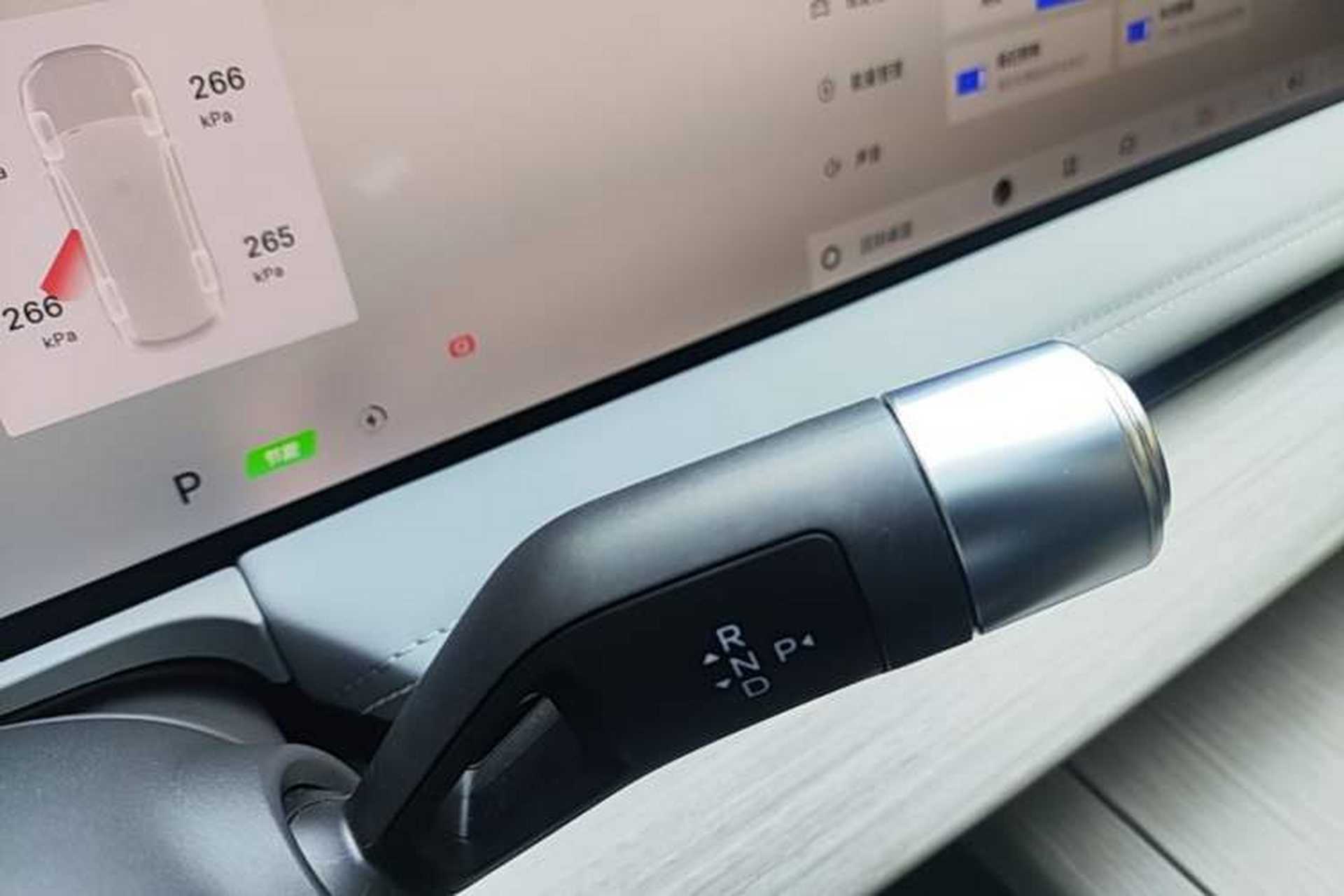 Used Geely Galaxy E8 2024 550 km Range Rear-Wheel-Drive PRO Gear Lever