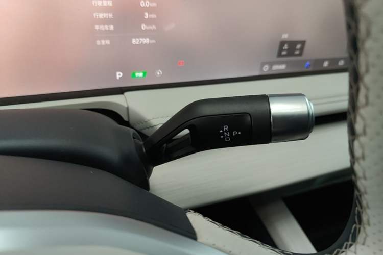 Used Geely Galaxy E8 2024 550 km Range Rear-Drive MAX Gear Lever