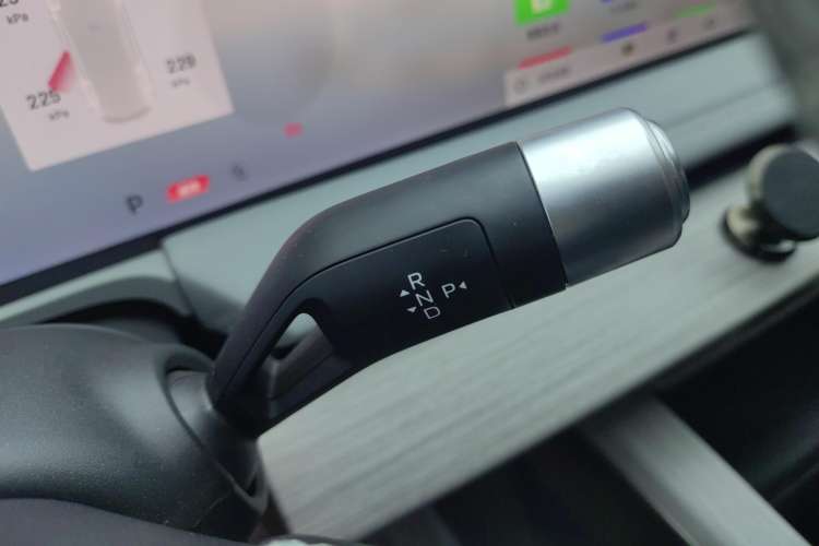 Used Geely Galaxy E8 2024 550 km Range Rear-Drive MAX Gear Lever