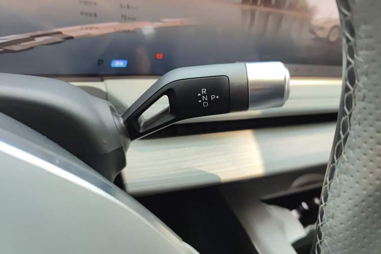 Used Geely Galaxy E8 2024 665 km Range Rear-Drive Starship Long-Range Version Gear Lever