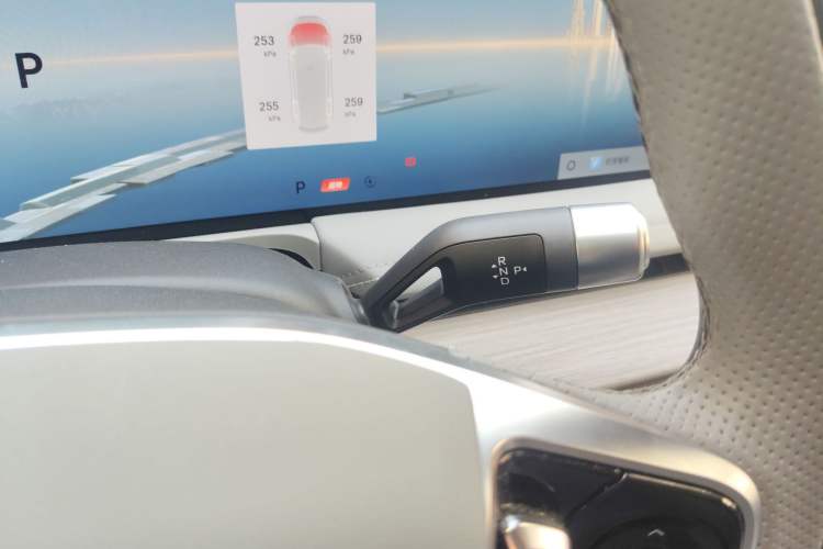 Used Geely Galaxy E8 2024 665 km Range Rear-Drive Starship Long-Range Version Gear Lever