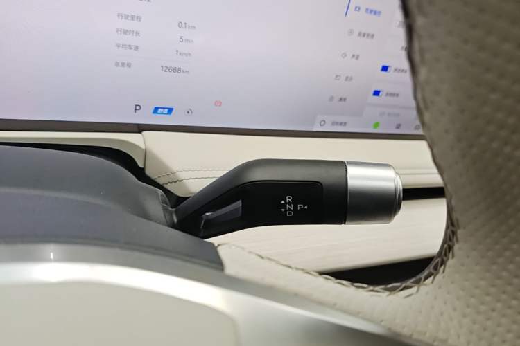 Used Geely Galaxy E8 2024 665 km Range Rear-Drive Starship Long-Range Version Gear Lever