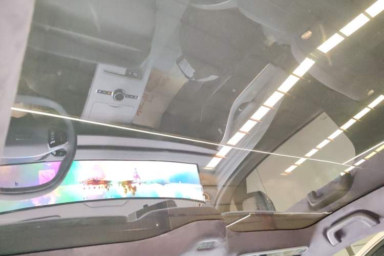 Used Geely Galaxy E8 2024 665 km Range Rear-Drive Starship Long-Range Version Headliner