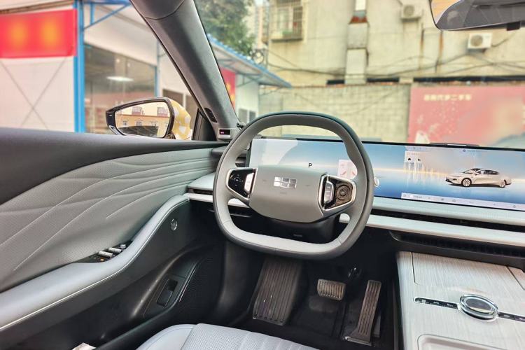 Used Geely Galaxy E8 2024 665 km Range Rear-Drive Starship Long-Range Version Interior 11