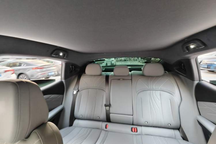 Used Geely Galaxy E8 2024 665 km Range Rear-Drive Starship Long-Range Version Interior 12