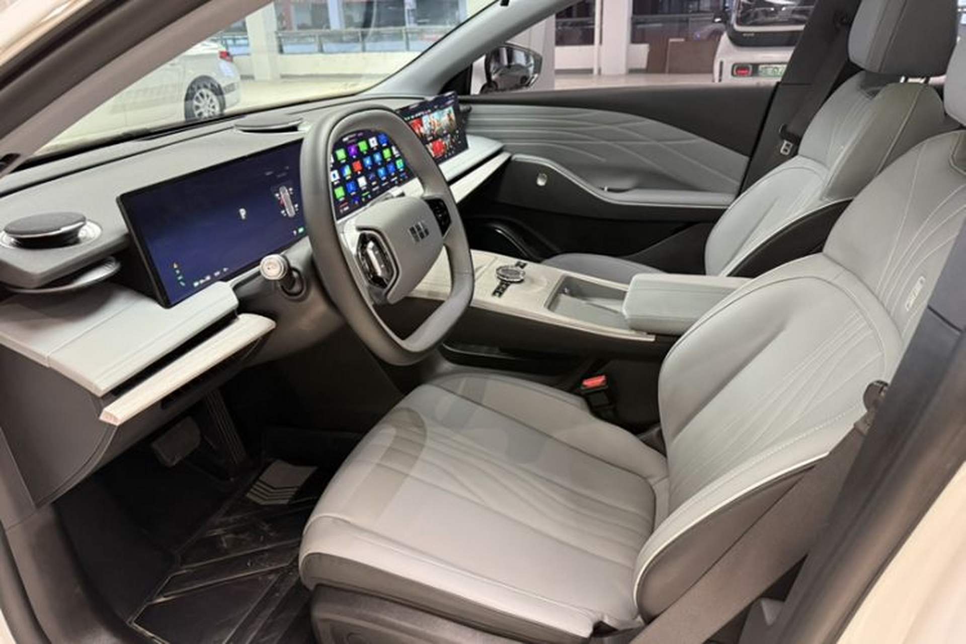 Used Geely Galaxy E8 2024 550 km Range Rear-Wheel-Drive PRO Interior 8