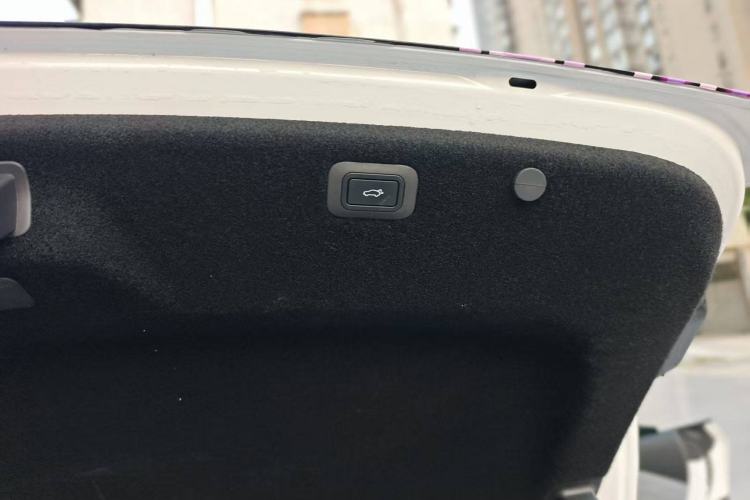 Used Geely Galaxy E8 2024 665 km Range Rear-Drive Starship Long-Range Version Interior 9
