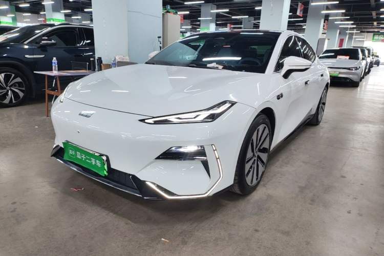 Geely Galaxy E8 2024 665 km Range Rear-Drive Starship Long-Range Version