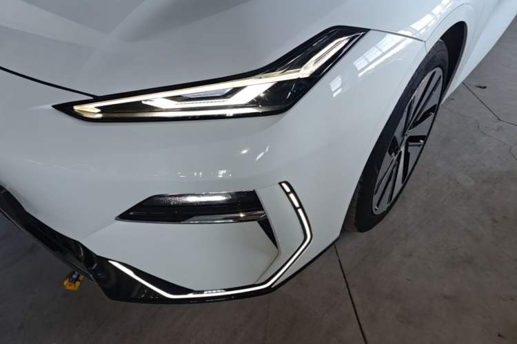 Used Geely Galaxy E8 2024 550 km Range Rear-Drive MAX Left Front Headlight