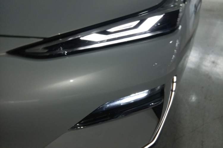Used Geely Galaxy E8 2024 550 km Range Rear-Drive MAX Left Front Headlight