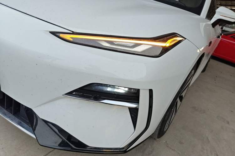 Used Geely Galaxy E8 2024 550 km Range Rear-Drive MAX Left Front Headlight