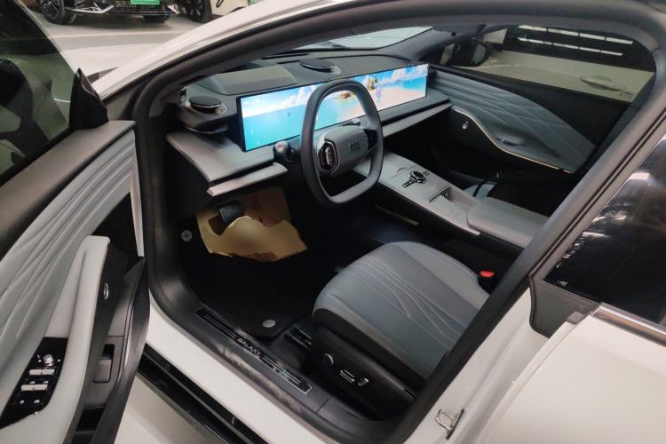 Used Geely Galaxy E8 2024 665 km Range Rear-Drive Starship Long-Range Version Left Front Seat