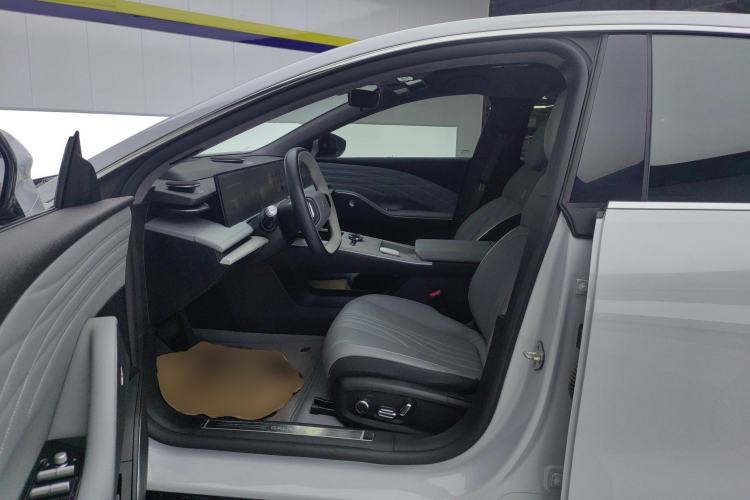 Used Geely Galaxy E8 2024 550 km Range Rear-Drive MAX Left Front Seat