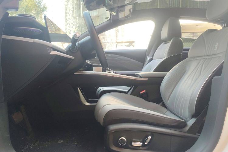 Used Geely Galaxy E8 2024 665 km Range Rear-Drive Starship Long-Range Version Left Front Seat