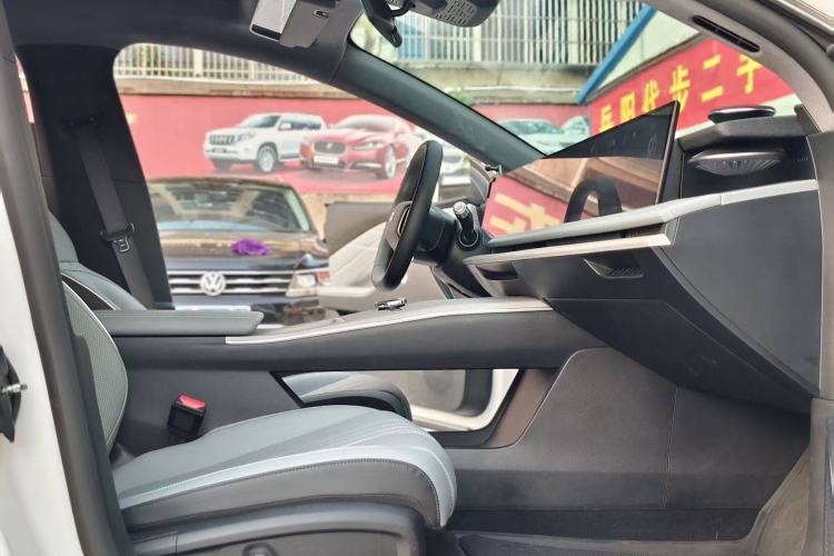 Used Geely Galaxy E8 2024 665 km Range Rear-Drive Starship Long-Range Version Left Front Seat