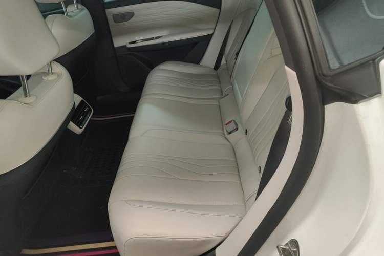 Used Geely Galaxy E8 2024 550 km Range Rear-Drive MAX Left Rear Seat