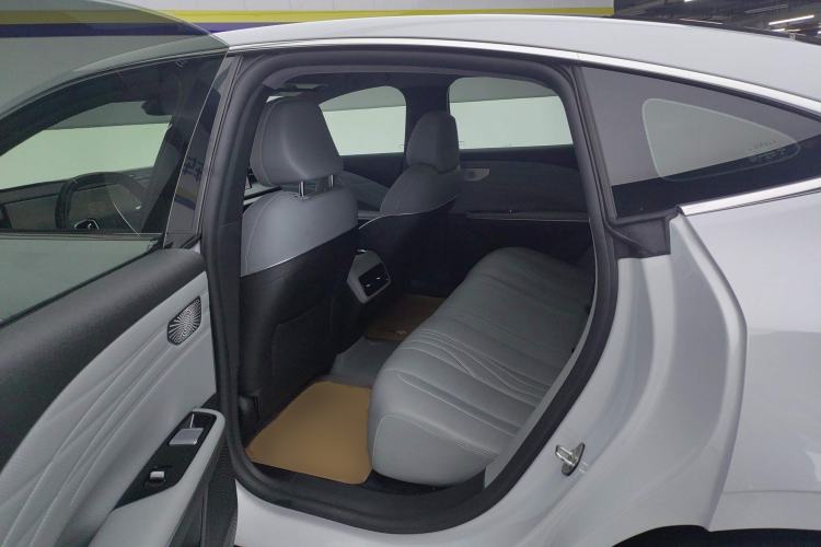 Used Geely Galaxy E8 2024 550 km Range Rear-Drive MAX Left Rear Seat