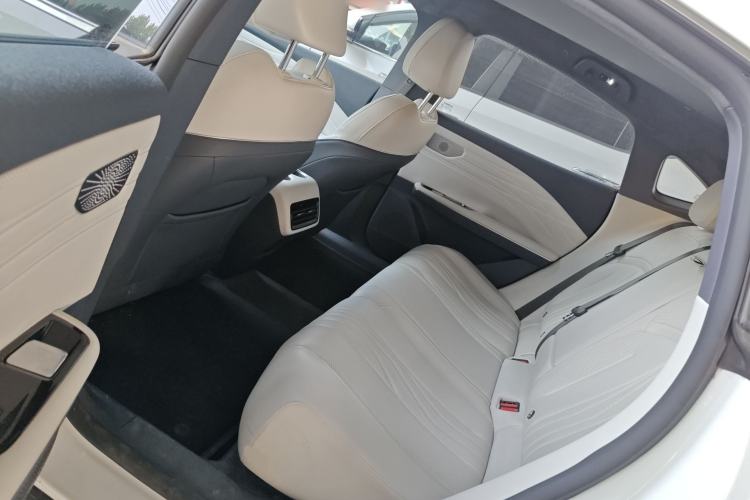 Used Geely Galaxy E8 2024 550 km Range Rear-Drive MAX Left Rear Seat