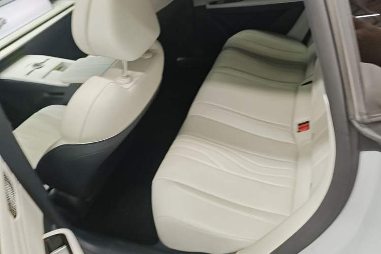 Used Geely Galaxy E8 2024 665 km Range Rear-Drive Starship Long-Range Version Left Rear Seat