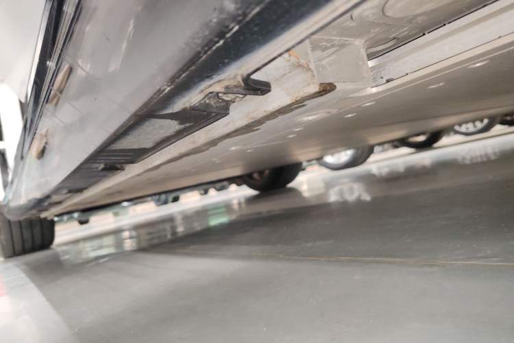 Used Geely Galaxy E8 2024 665 km Range Rear-Drive Starship Long-Range Version Left Side Sill