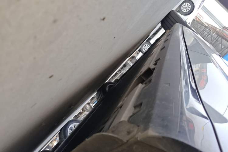 Used Geely Galaxy E8 2024 550 km Range Rear-Drive MAX Left Side Sill