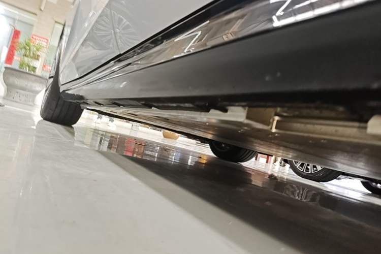 Used Geely Galaxy E8 2024 665 km Range Rear-Drive Starship Long-Range Version Left Side Sill