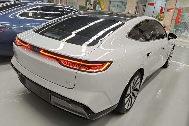 Used Geely Galaxy E8 2024 665 km Range Rear-Drive Starship Long-Range Version Rear Right 45 Deg